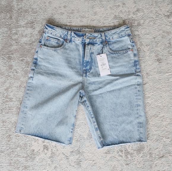 Womens Bermuda Shorts - Picture 1 of 3